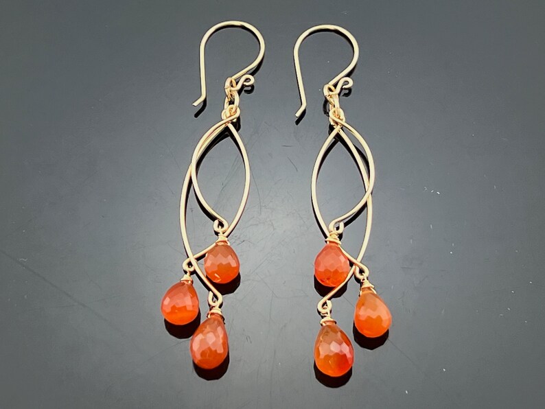 Cadeau de boucles d'oreilles longues en cornaline lustres en or 14 carats image 2