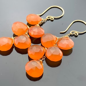 Brincos em cascata de cornalina · Ouro 14K ou prata esterlina · Pingentes com pedras preciosas laranja brilhante · Presente feito à mão para ela