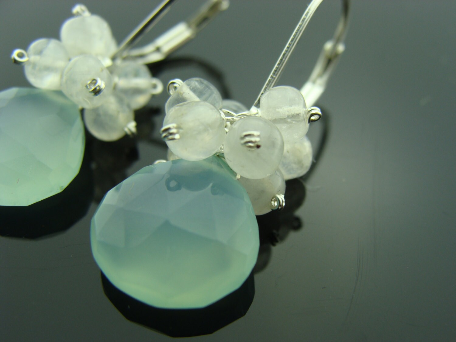 アクアブルーカルセドニー＆レインボームーンストーンイヤリング・925