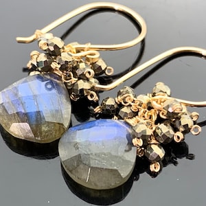 Flash-oorbellen labradoriet en pyriet · 14K gold filled of 925 sterlingzilver · Helende edelsteensieraden · Cadeau voor haar