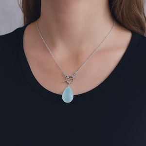 Grote aquablauwe chalcedoonketting • 925 sterlingzilveren kapittelsluiting • Zachte blauwe edelsteensieraden • Cadeau voor haar
