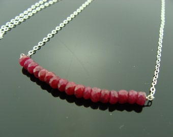 Collana con autentico rubino · Argento sterling 925 o placcato oro 14 carati · Gioiello con pietra portafortuna di luglio · Regalo per lei