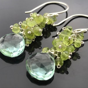 Brincos de quartzo verde e peridoto · Prata esterlina 925 · Pingente Cluster · Joia com pedras preciosas · Presente feito à mão para ela · Pedra do mês de agosto