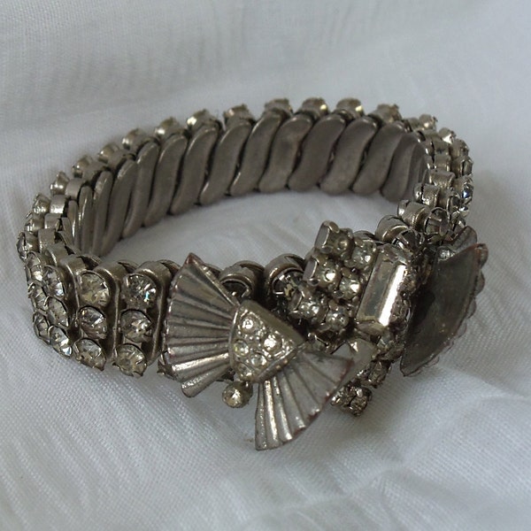 Stretchable rhinestone bracelet, silver setting, vintage jewelry upcycle, OOAK, a La Marelle Couture design, fabulous