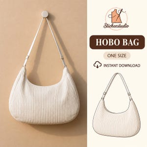 Könnte beinhalten: Eine cremefarbene Hobo-Tasche mit vertikaler Rippenstruktur und verstellbarem Schulterriemen. Das Bild enthält den Text Sticheestudio, HOBO BAG, ONE SIZE und INSTANT DOWNLOAD sowie eine Strichzeichnung des Taschendesigns.