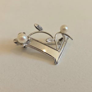 Sterling Silver and Pearl Brooch from the 1960&#39;s