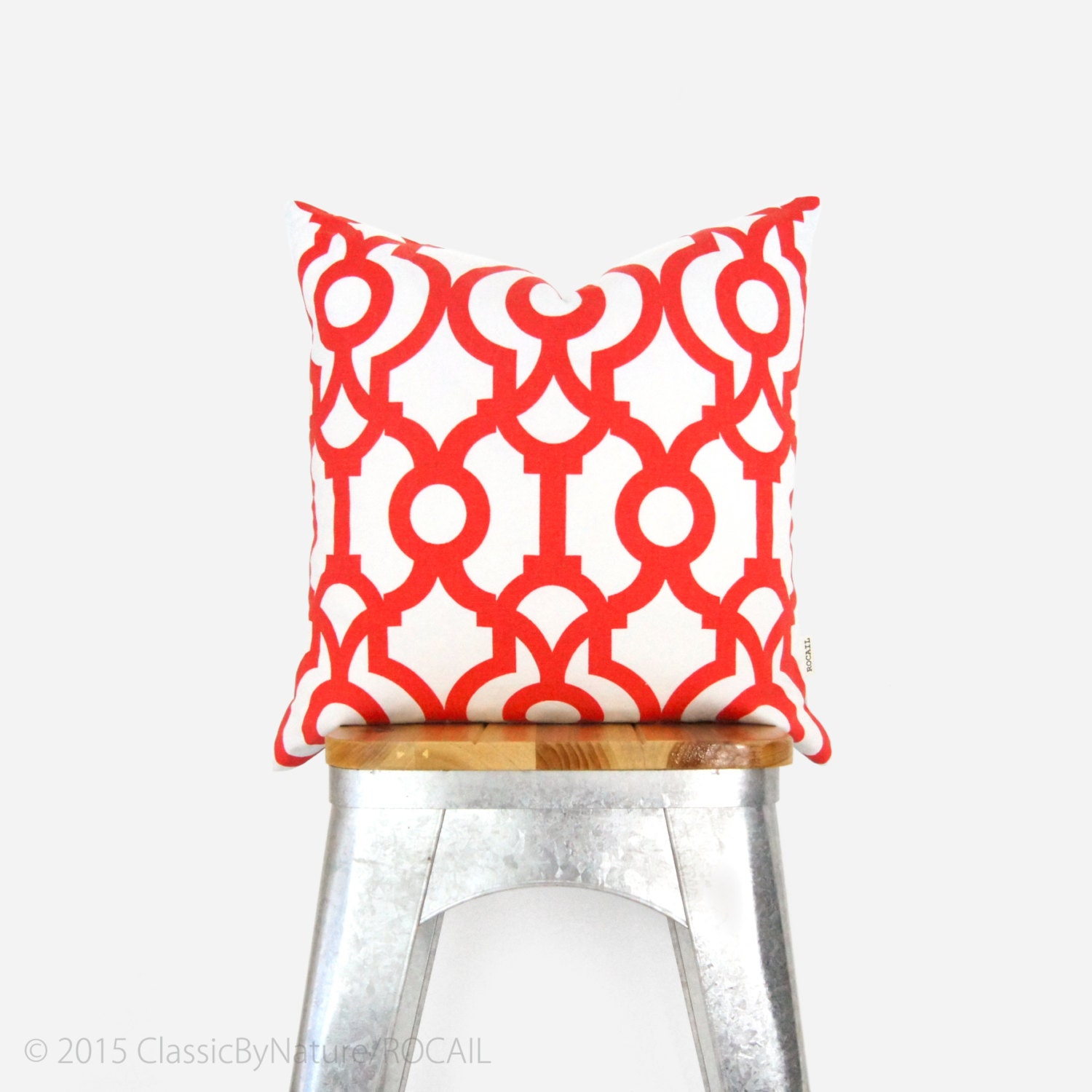 Housse de Coussin Décoratif à Motif Damas Géométrique | Imprimé Treillis Rouge Lava, Blanc et Lin Na