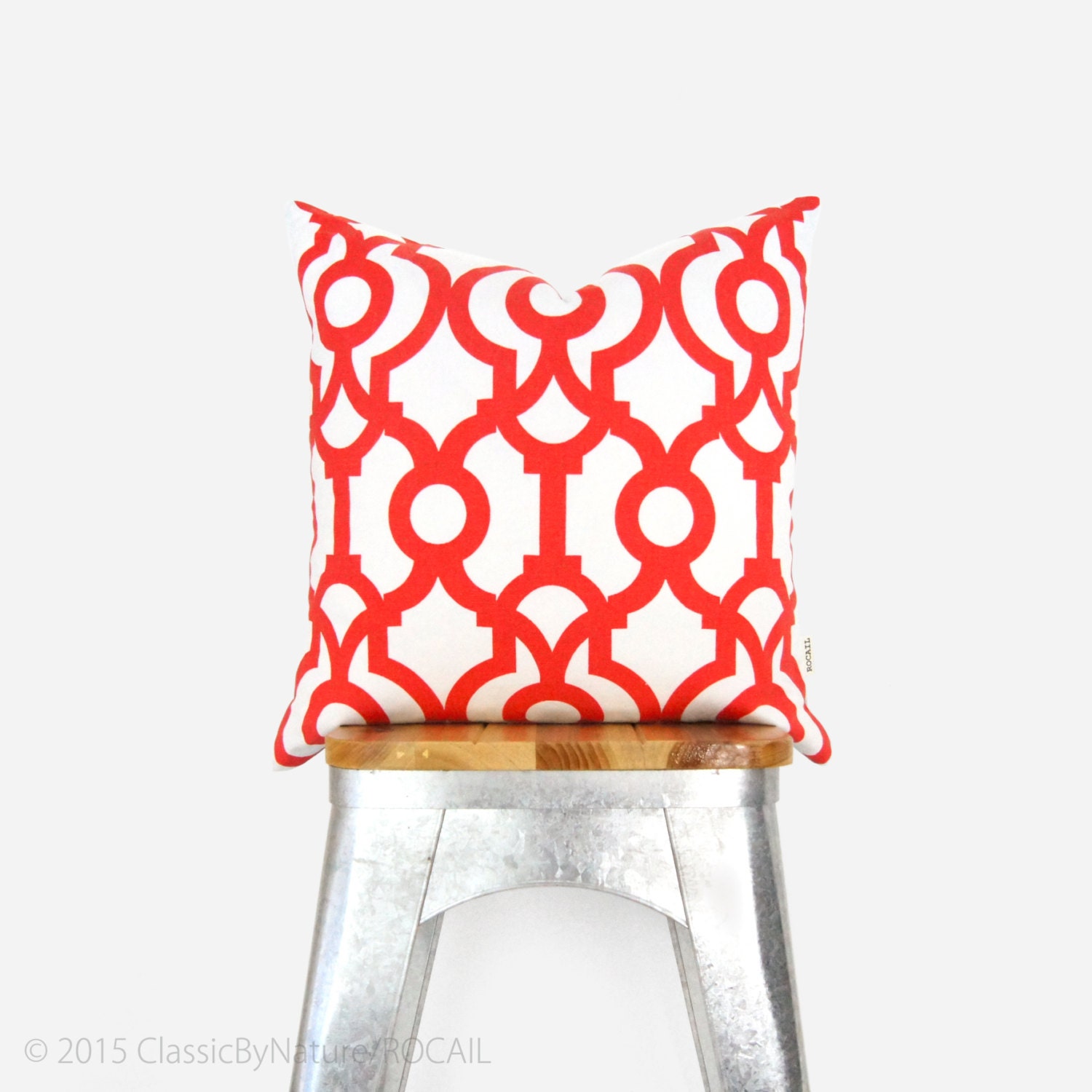 Housse de Coussin Décoratif à Motif Damas Géométrique | Imprimé Treillis Rouge Lava, Blanc et Lin Na