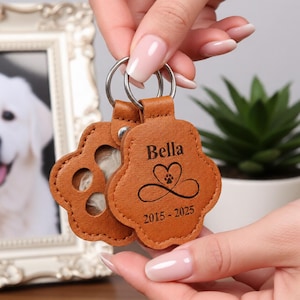 Personalized Pet Hair Keepsake Holder | Pet Fur Memorial Keychain Engraved Dog & Cat Loss Gift | Pet Remembrance Tribute