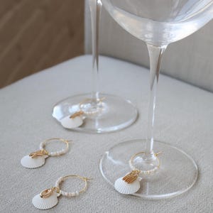 Custom Wine Charm - Florida Scallop Shell (Painted White) and Gold Initial image 2