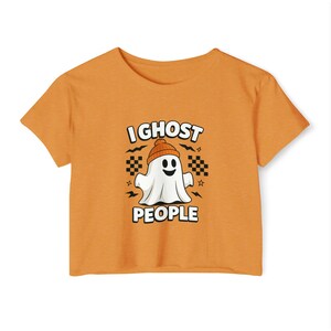 Women&#39;s Festival Crop Top: Ghost-Themed, Casual, Trendy Tee, Perfect for Halloween, Outdoor Events, Summer Style, Fun Graphic Tee