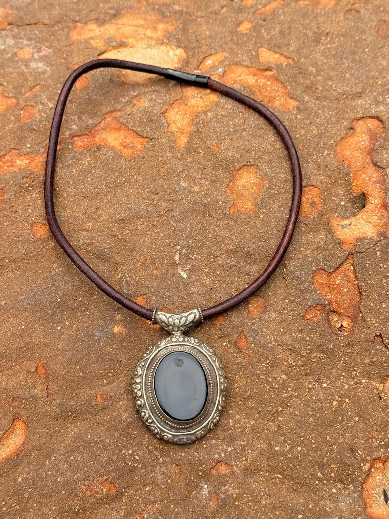 The Sovereign Scar Amulet. Command Stone of Revealed Power. Bound in the Rite of Hidden Fracture image 2