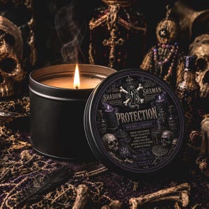 La vela de protección del chamán de las sombras: vela ritual vertida a mano para protección, reversión y defensa espiritual.