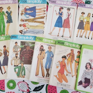 UNCUT: Simplicity 6221 Simplicity 7006 Simplicity 7580 Simplicity 7624 Simplicity 7675 Simplicity 7698 Simplicity 7760 Simplicity 8028, 8735