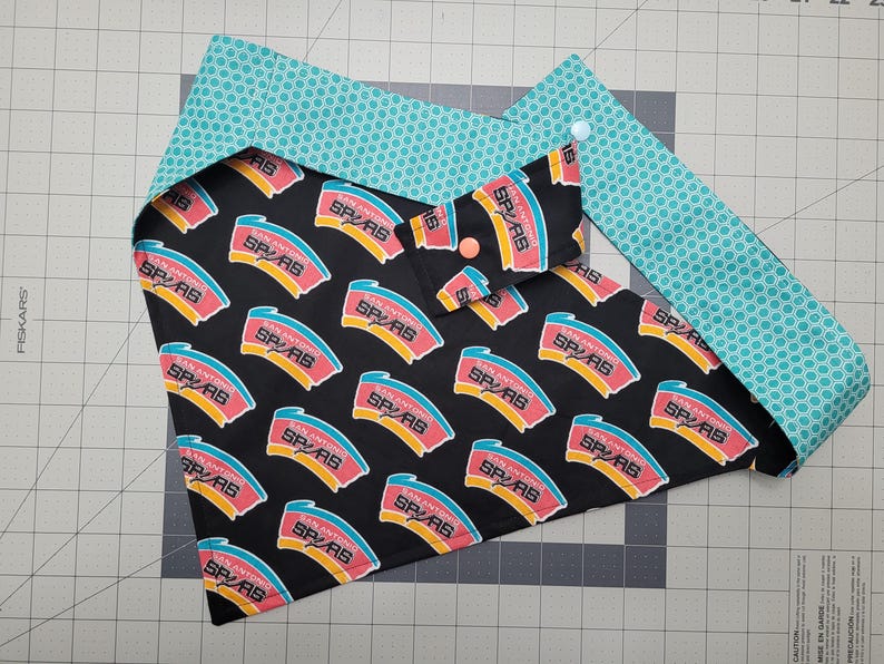 Cute NBA San Antonio Spurs Dog Bandanas, Pet Bandanas, Tie & Snap Style, Reversible and washable doggie apparel/bandanas. Five size options. New! HexTeal/Spurs