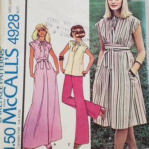 UNCUT: McCall&#39;s 4928 Pattern, Carefree Patterns from McCall&#39;s, Misses&#39; Dress or Top Pattern, 1976. Miss Size-Small (10-12).