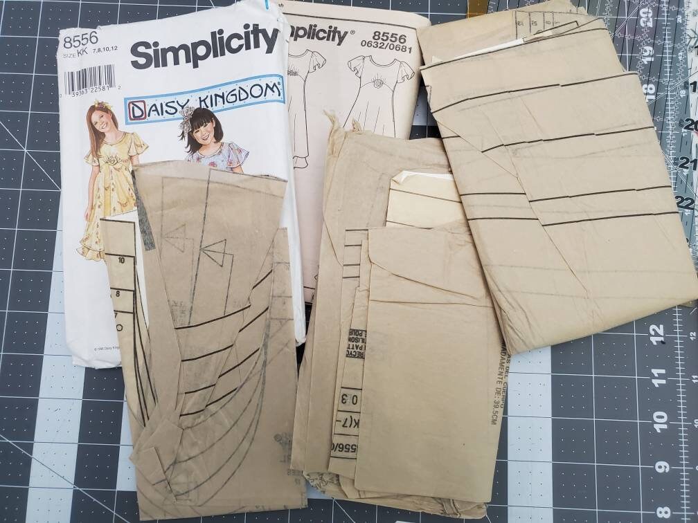 Simplicity R12079 CUT: Simplicity 7093 Pattern, Simplicity 7643, Simplicity 7999 ...
