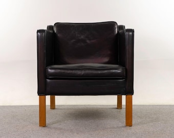Leather Danish Lounge Chair - (325-153)
