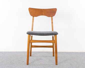 4 Danish Mid Century Teak & Oak Dining Chairs - (327-125)