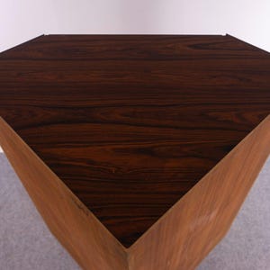 Danish Modern Rosewood Corner Cabinet - (326-211) image 3