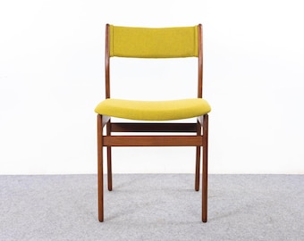 4 Danish Mid Century Teak Dining Chairs - (325-224)