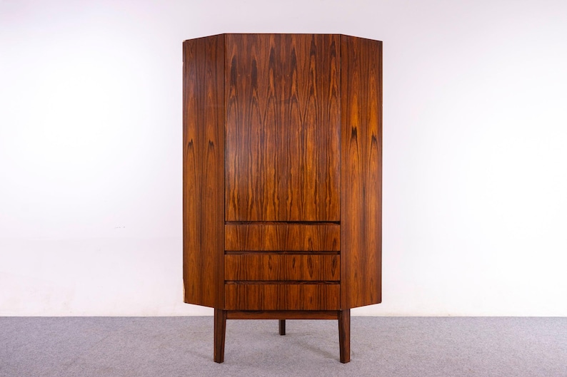Danish Modern Rosewood Corner Cabinet - (326-211) image 1