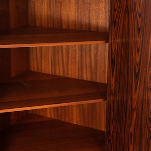 Danish Modern Rosewood Corner Cabinet - (326-211) image 4