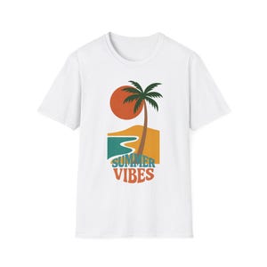 Summer Vibes T-Shirt: Retro Sunset Palm Tree Graphic Tee