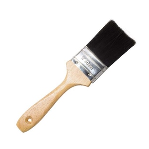 Könnte beinhalten: Ein Pinsel mit einem hellen Holzgriff und einer silbernen Metallzwinge. Der Pinsel hat dunkle, dichte Borsten und trägt die Aufschrift 2" 50mm auf der Metallzwinge, was eine Breite von 50 mm für das Werkzeug angibt.