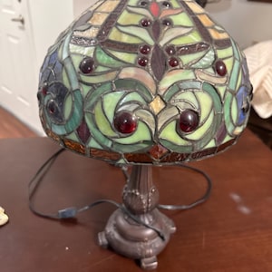 Vintage Tiffany-Style Stained Glass Accent Lamp with Floral Design