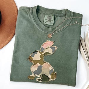 Faux Printed Patchwork Camouflage Bunny Shirt, Vintage Cottagecore Camo Easter Comfort Colors TShirt, Spring Floral Graphic Tee, EA10