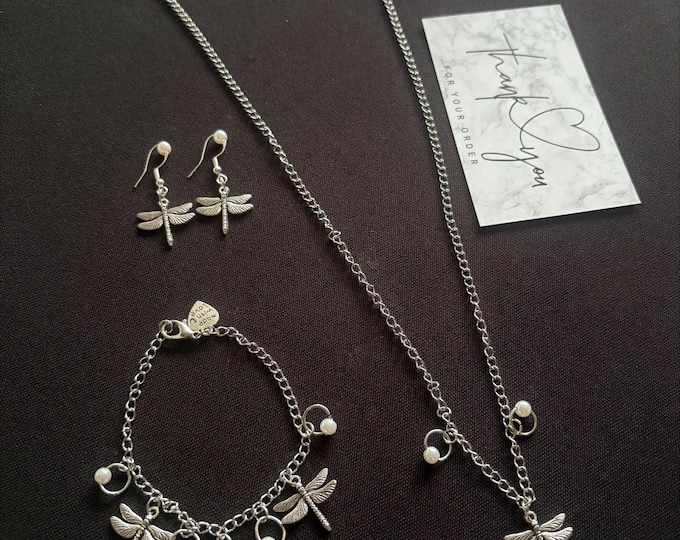 Dragonfly necklace set