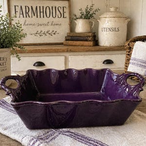 Vintage paarse steengoed braadpan schotel handgrepen Great Gatherings boerderij bakvormen