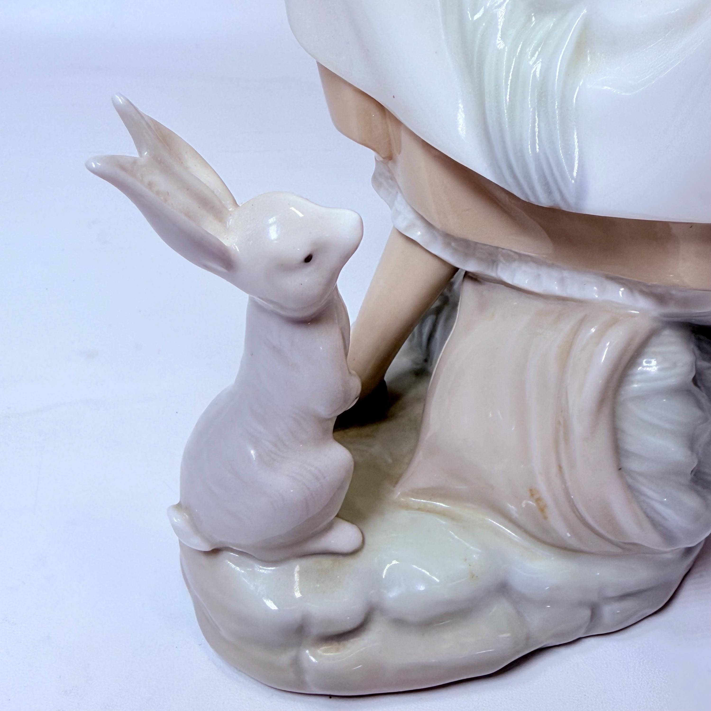 Lladró Rabbits Food #4826 Porcelain Figurine – Young Girl With