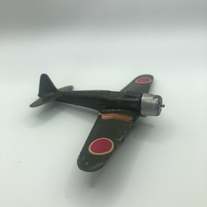 ‘63 Japanese vintage zero airplane toy Amazon.com: Udnorbay A6M Zero Die-cast Airplanes-1/72 Scale