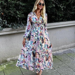 Bohemian Floral Print Maxi Dress: V-Neck Long Sleeve Boho Chic