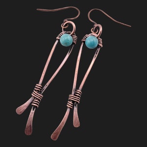 Pendientes rústicos de envoltura de alambre de cobre y turquesa, pendientes boho, pendientes de cobre, pendientes de piedra, pendientes minimalistas, regalo de aniversario imagen 1