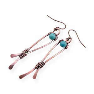 Pendientes rústicos de envoltura de alambre de cobre y turquesa, pendientes boho, pendientes de cobre, pendientes de piedra, pendientes minimalistas, regalo de aniversario imagen 6