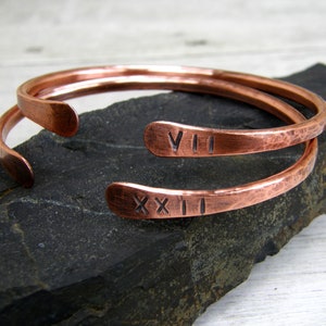 Cadeau d'anniversaire de mariage en cuivre pour homme et femme, chiffre romain, cadeau du 7e-22e anniversaire, bracelet personnalisé, bijoux d'anniversaire, mari, femme image 7