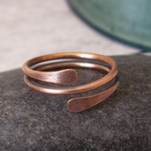 Copper Knuckle Ring, Antiqued Hammered Copper Wire Ring, Adjustable Ring, Thin Ring, Stacking Ring, Minimalist Ring