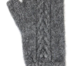 Possum Merino Cable Mitten