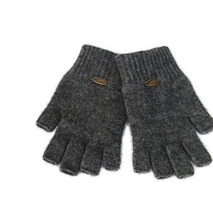 Possum Merino Fingerless Gloves image 4