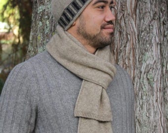 Gorro de lana merino con ribete a rayas de zarigüeya