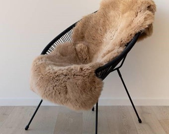 New Zealand Sheepskin Rug, Natural Wool Throw (125-140cm)