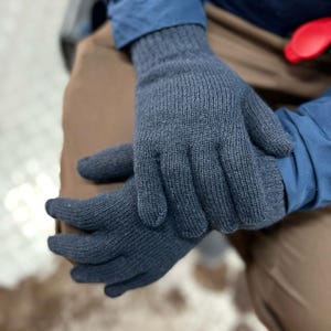 Guantes lisos de merino puro, un regalo práctico y sencillo, fabricados exclusivamente en Nueva Zelanda