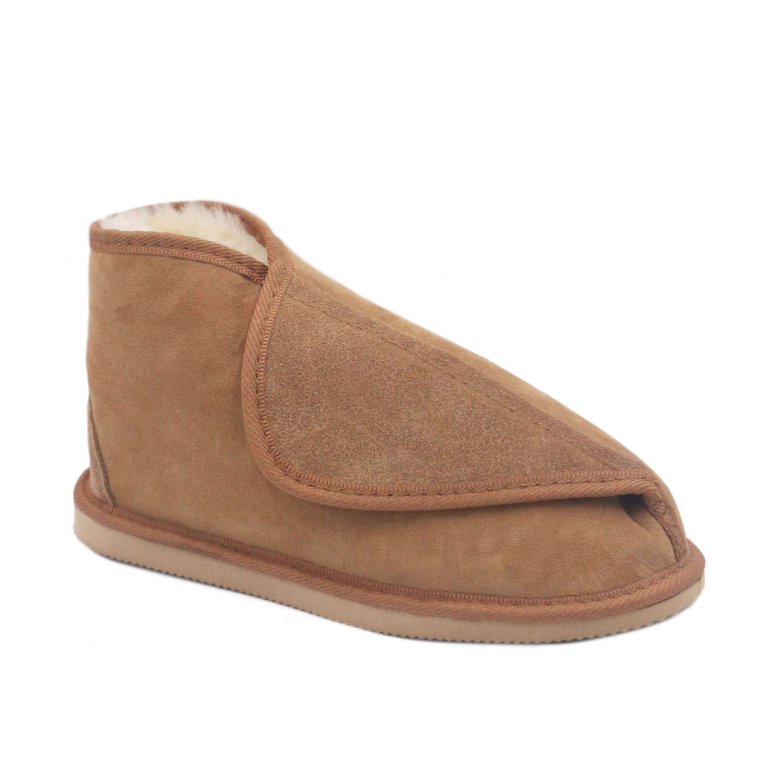 Slippers with 2024 velcro closure