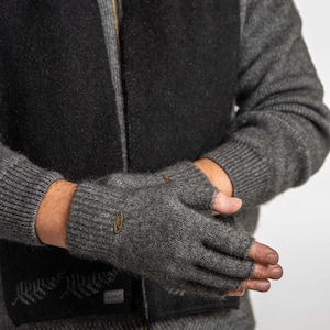 Possum Merino Fingerless Gloves image 1