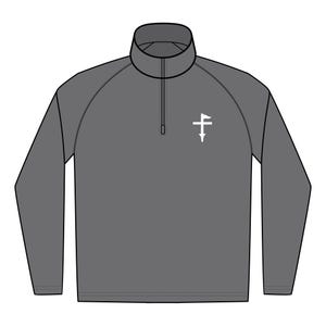 Op de afbeelding: Een houtskoolgrijze longsleeve trui met een opstaande kraag en een kwart rits. Een witte afbeelding van een golflag staat op de linkerborst. De mouwen zijn raglan.