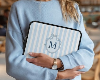 Laptophoes met blauwe strepen monogram: gepersonaliseerd technisch etui van neopreen