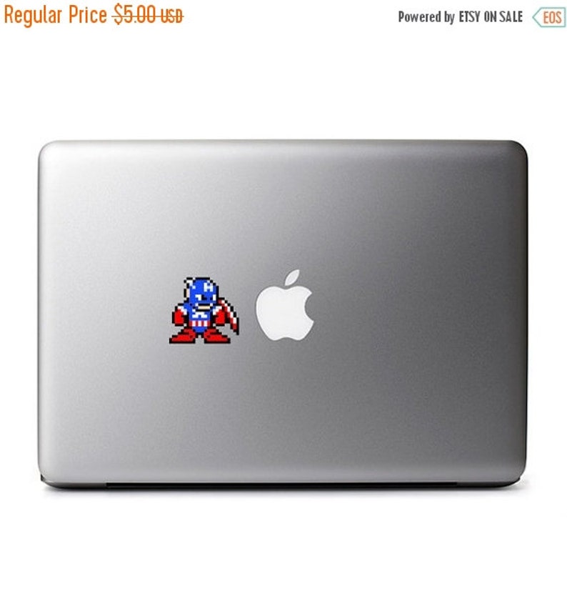 Cap. America 8-Bit Vinyl Decal imagem 1